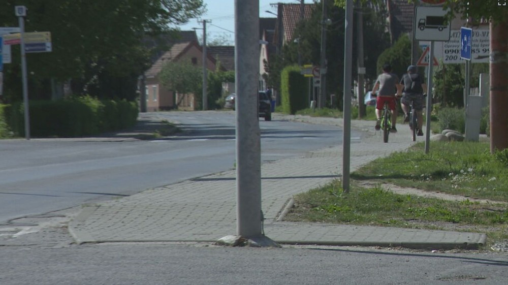 Neznámy muž obťažoval maloleté dievčatá (2)