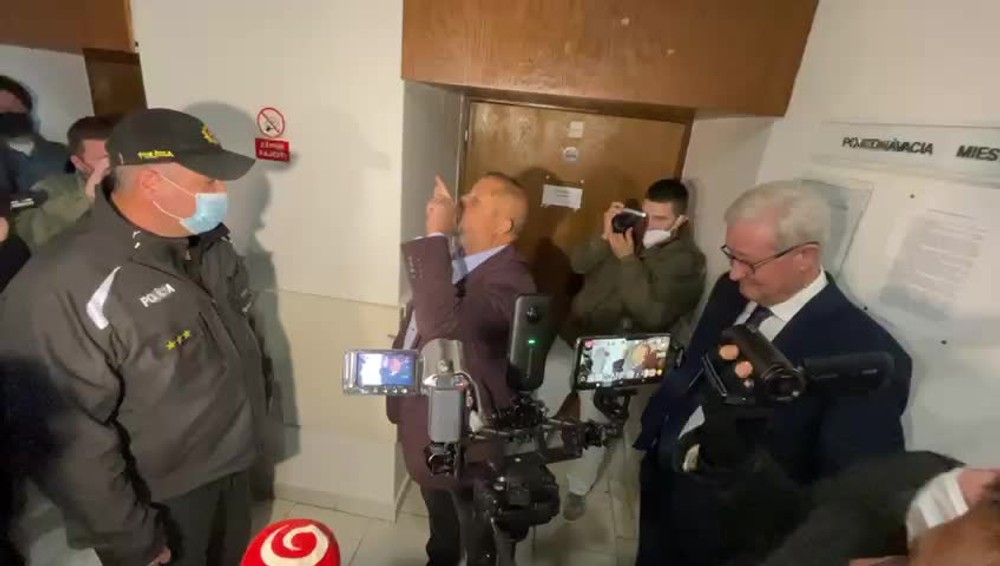 [multi] Štefan Harabin rúško 2613