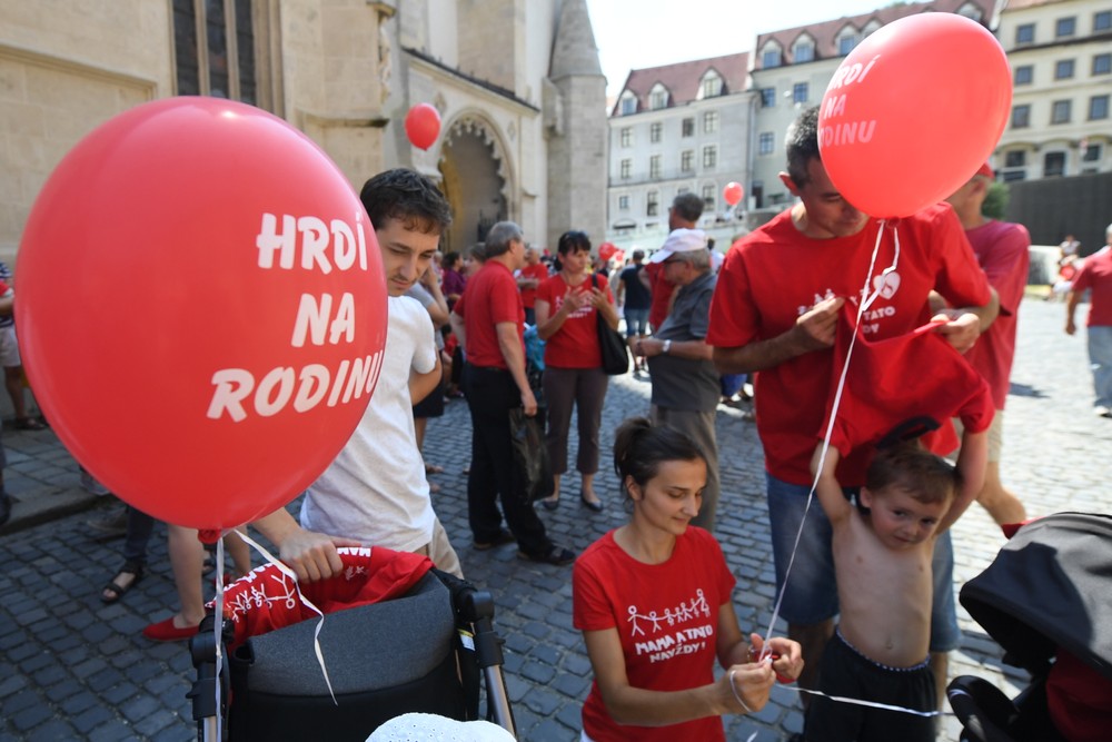 20072019_Hrdi_na__rodinu_pochod_Btarislava_DBAU_0860633760