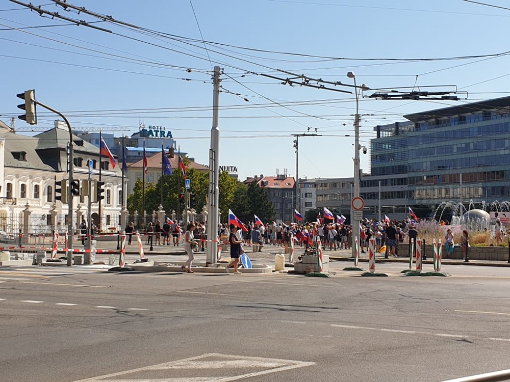Protest pred Prezidentským palácom
