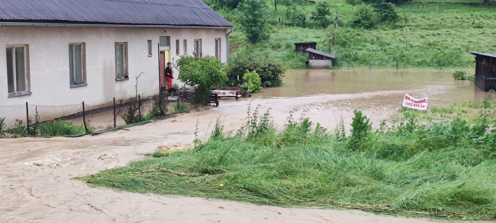 Záplavy v obci Beluj (9)