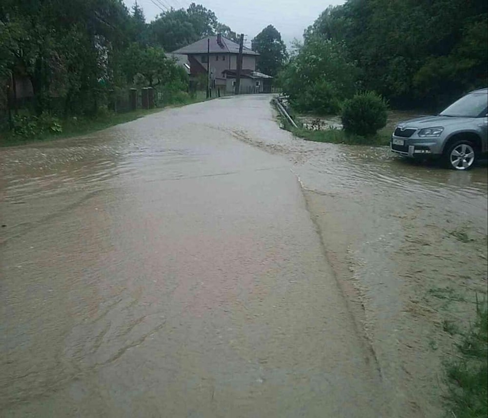 Severom Slovenska sa prehnali intenzívne búrky