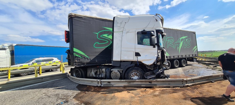 Nehoda na diaľnici D2