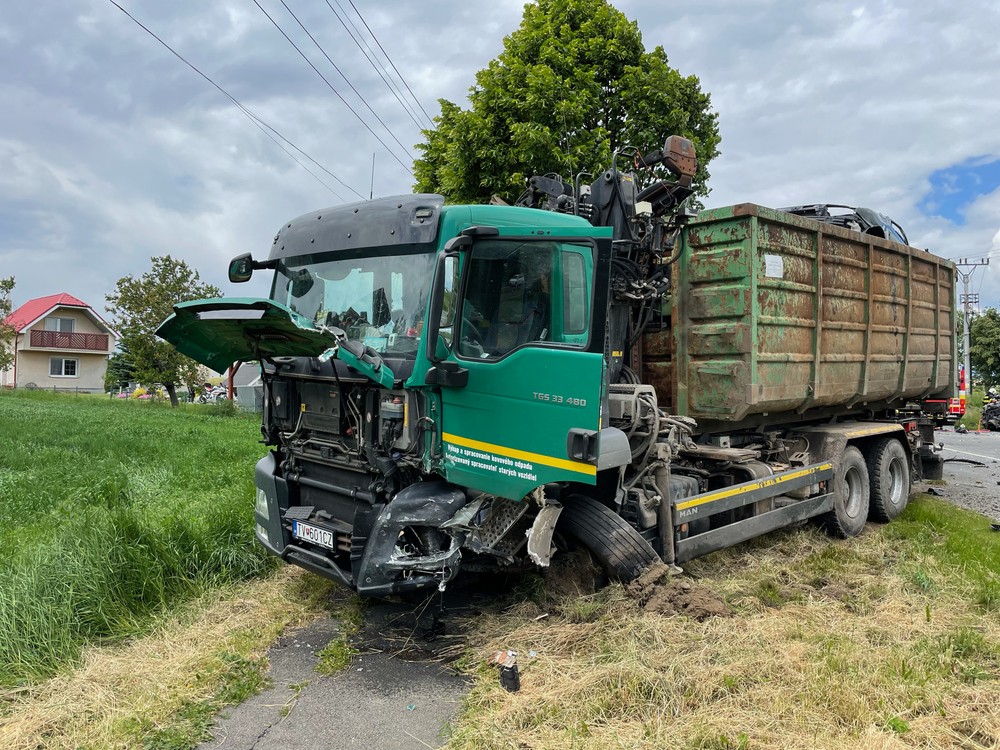 Po čelnej zrážke pomáhali leteckí záchranári