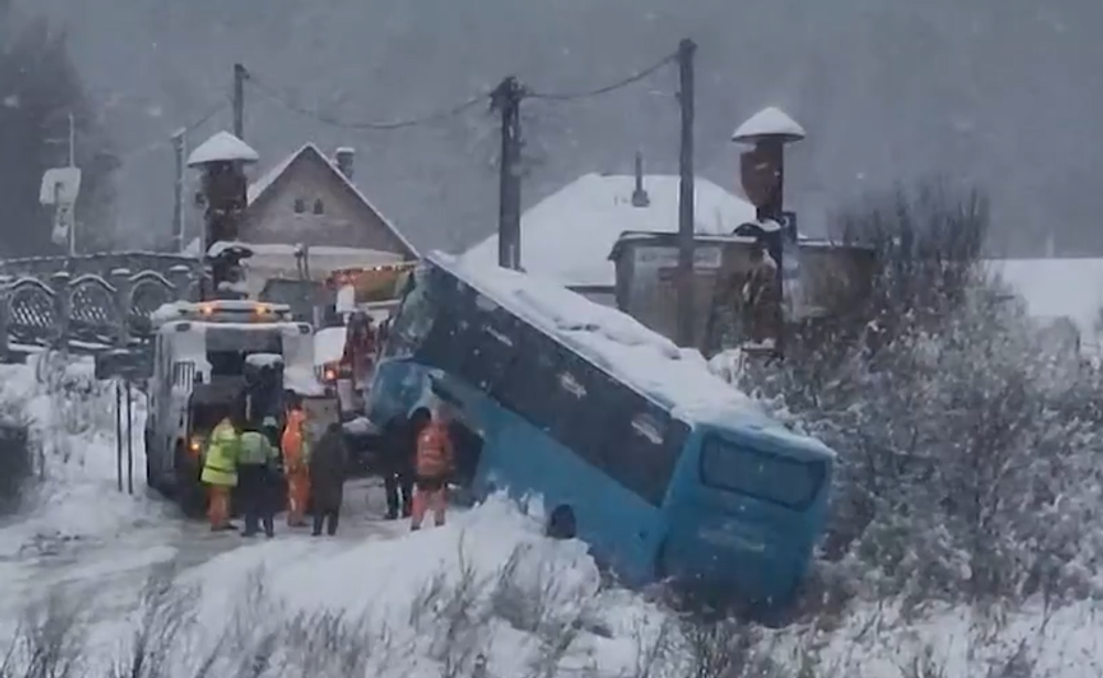 Prvý sneh komplikoval dopravu 15