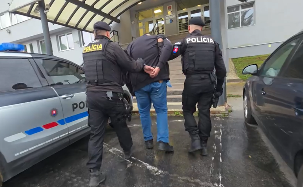 Muž držal ženu týždeň v aute 8