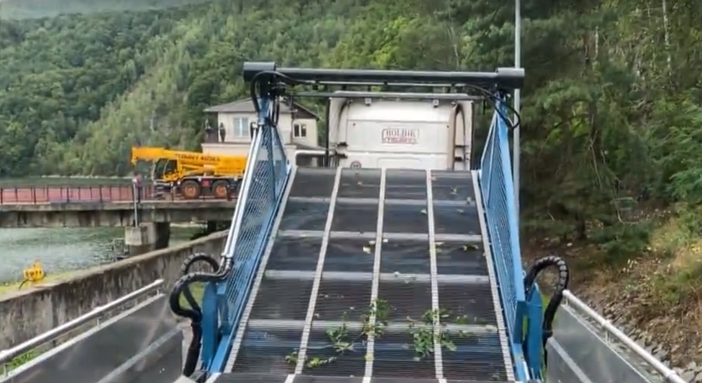 Pomôcť Vodnej nádrži Ružín má moderná technika z Nemecka 