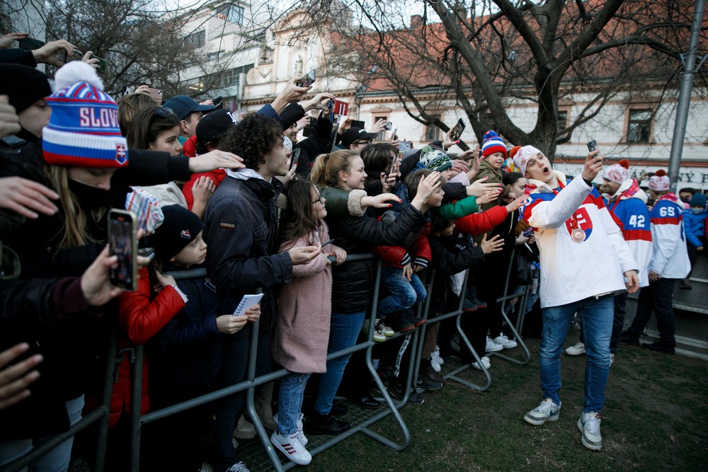 Oslavy hokejistov na Námestí SNP