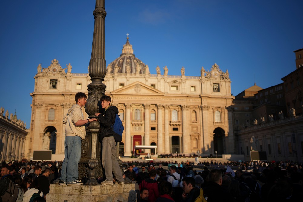 Vatican_Pope317240