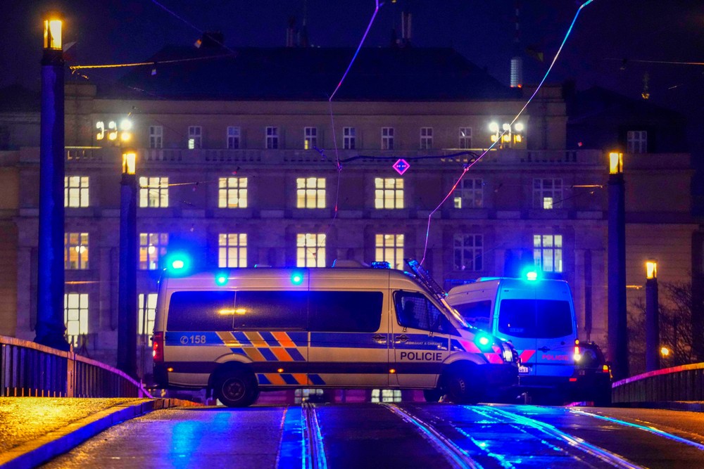 ČR Praha polícia streľba obete zranení (10)