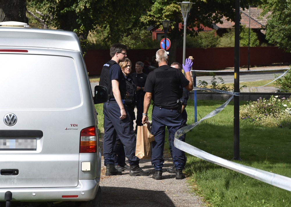 Zlodeji ukradli kráľovské koruny aj klenoty. Z katedrály utiekli na motorovom člne