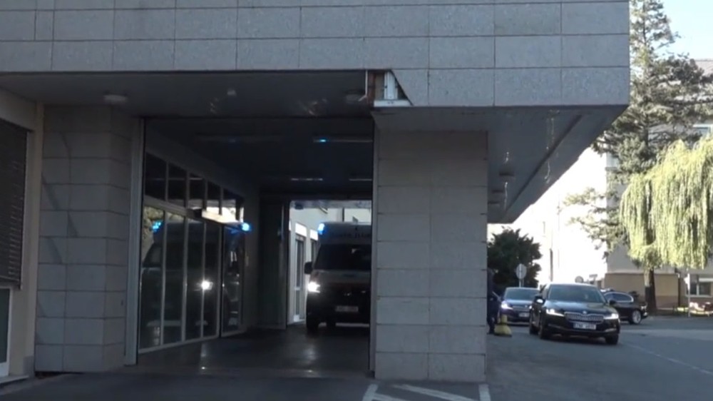 Podľa posledných informácii je stav prezidenta českej republiky Miloša Zemana stabilizovaný.