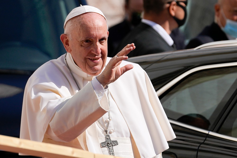 Pápež František pred Prezidentským palácom