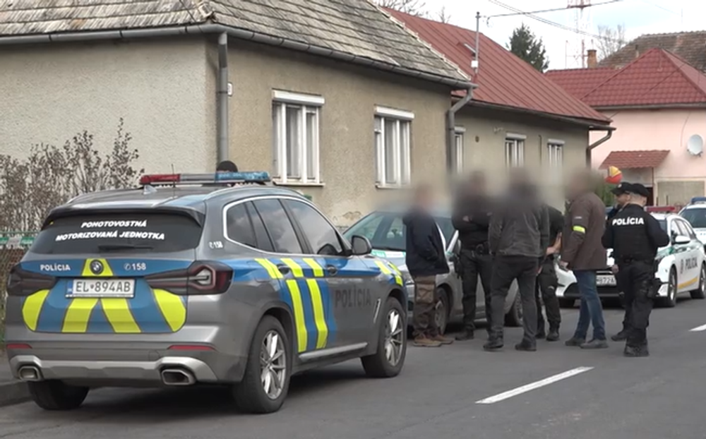 Muž držal v dome svoju mamu 5