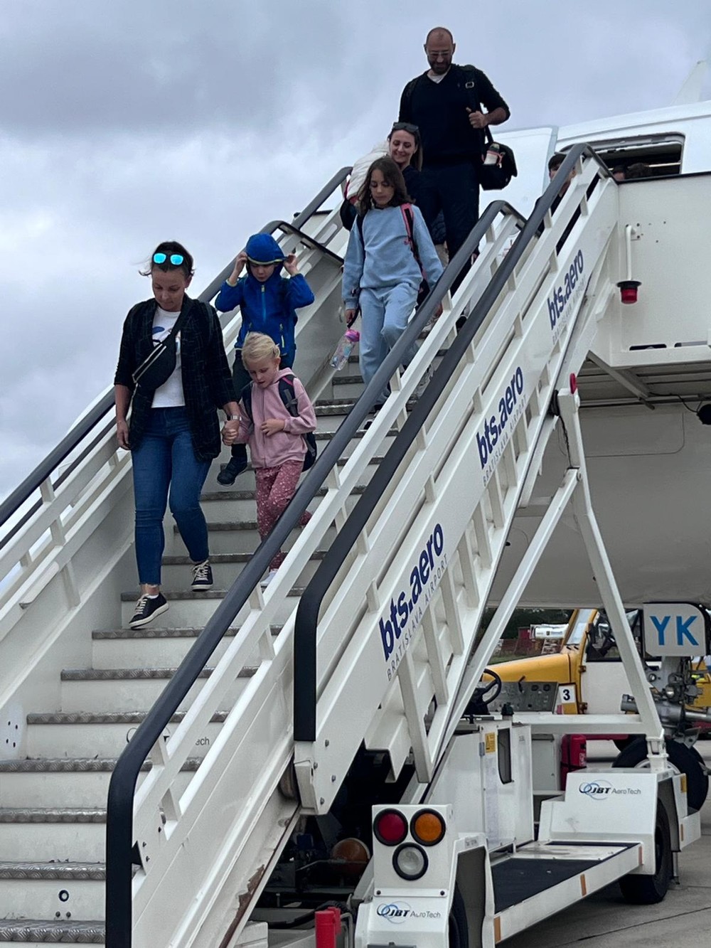 Vládny špeciál s občanmi SR z Libanonu pristál v Bratislave