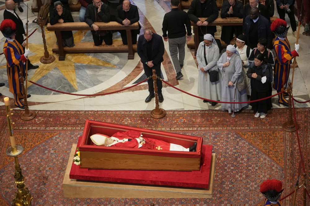 Vatican_Pope311212