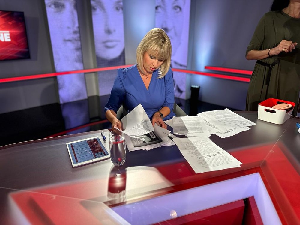 5be32310-6399-4e11-bb0d-a98d3ddc3787