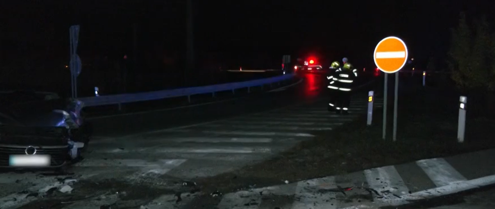 Autonehoda osobného auta s kamiónom