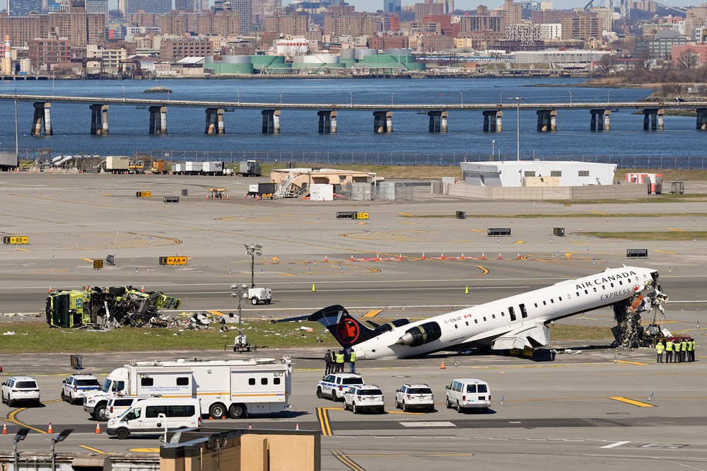 LaGuardia_Crash208209