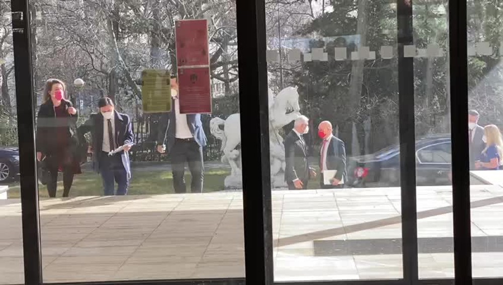 [multi] Stachura na vláde 4998