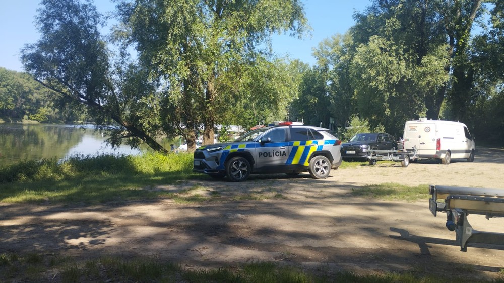 Pátranie po nezvestnom v okolí Váhu