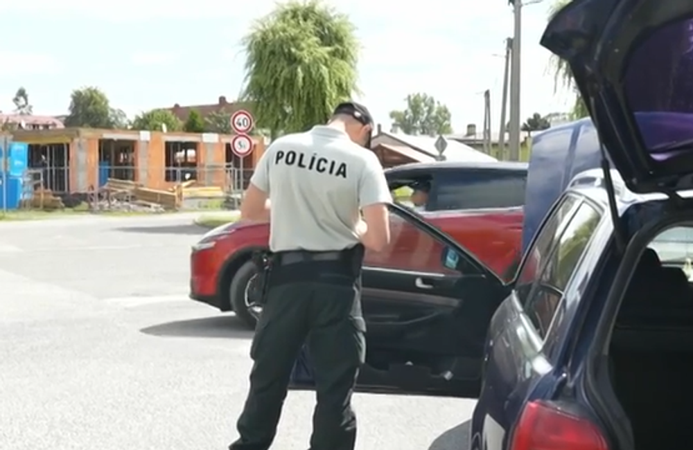 policia pri aute