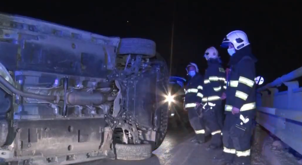 "Trochu" si vypil a skončil s autom na boku 