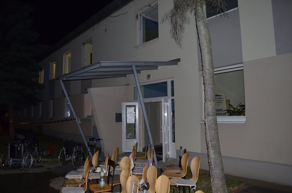 Nočná tragédia: Po požiari v domove dôchodcov našli dve telá