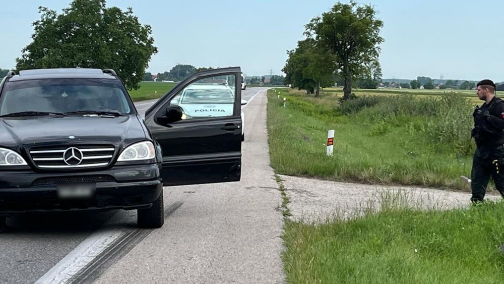 Komárno streľba migranti policajná naháňačka polícia  (2)