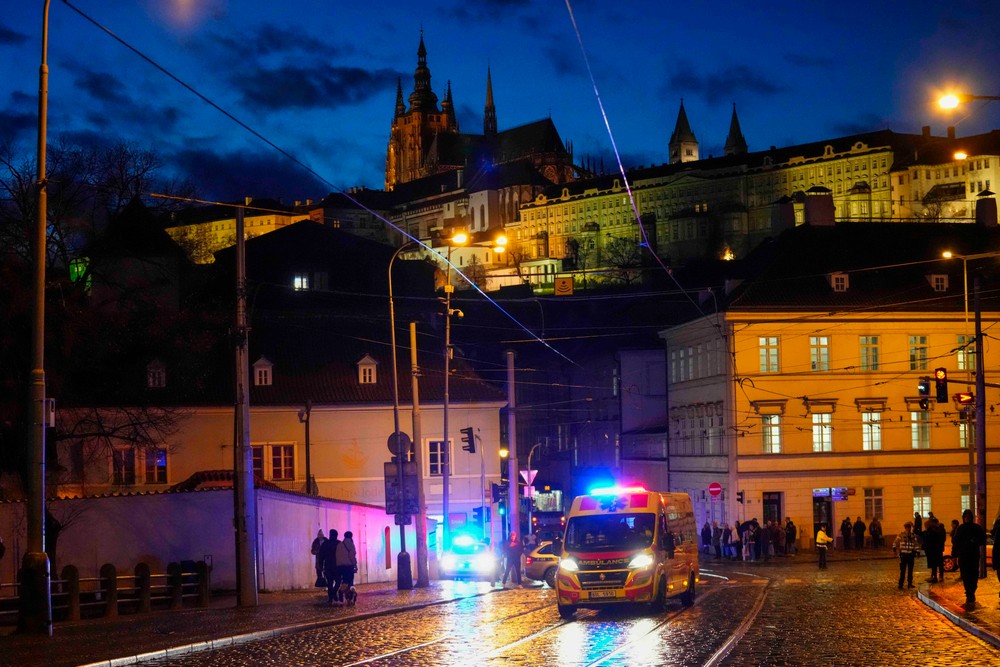 ČR Praha polícia streľba obete zranení (8)
