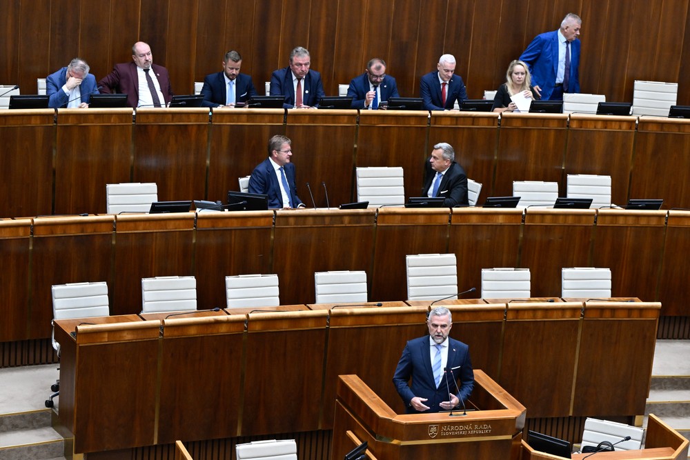 Odvolávanie Michala Šimečku z postu podpredsedu parlamentu