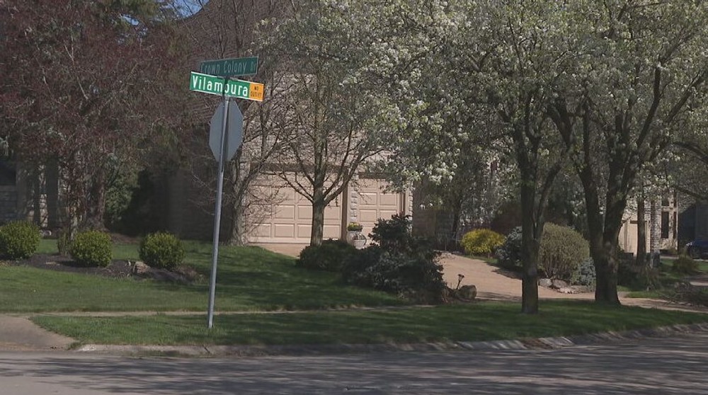 dievca vypadlo z auta (3)