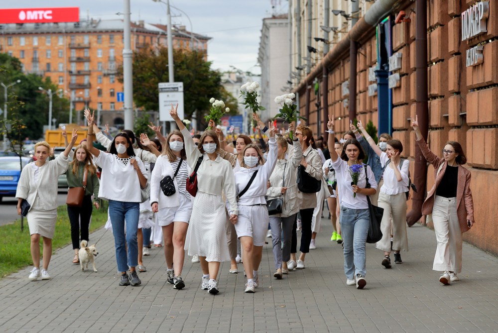 Protestujúce ženy v Bielorusku a zásah polície