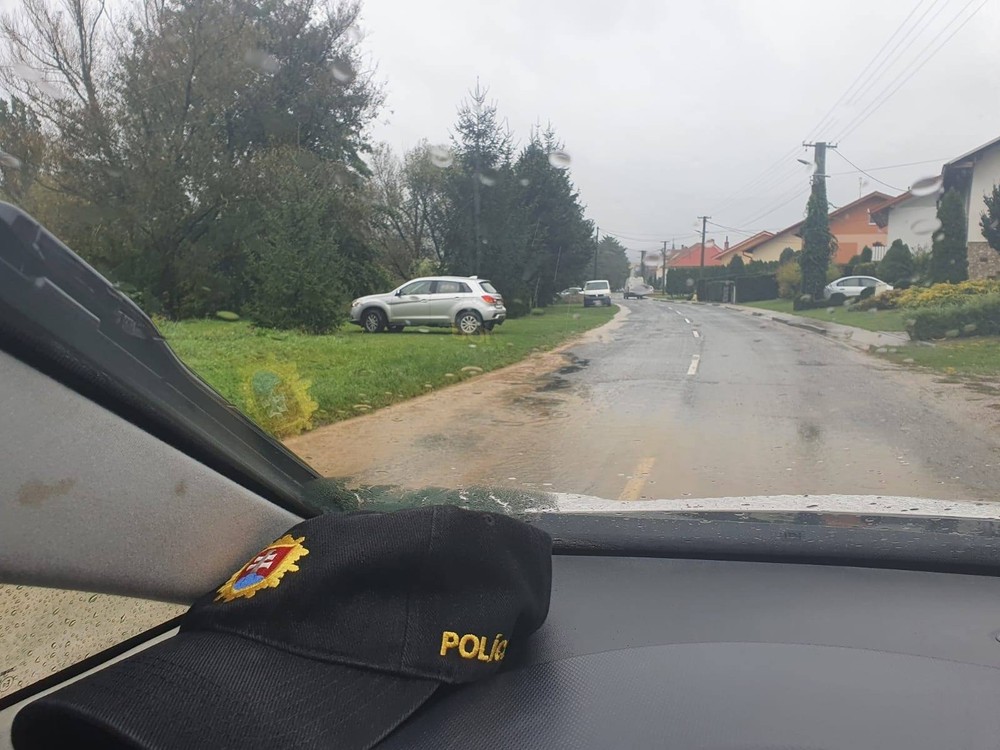 Morava sa vyliala na cestu, hraničný priechod Moravský Svätý Ján-Hohenau je uzavretý