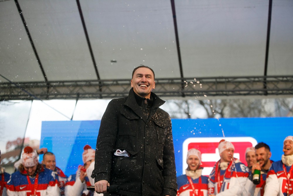 Oslavy hokejistov na Námestí SNP