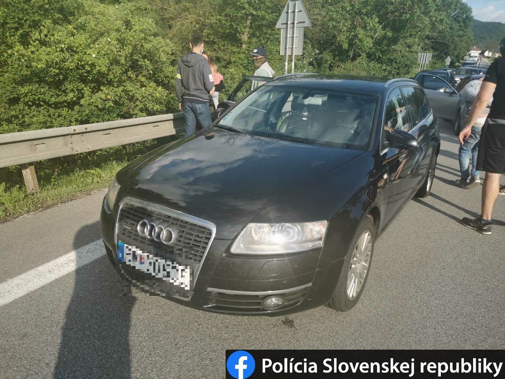 NAKA zadržala dvoch podozrivých dílerov