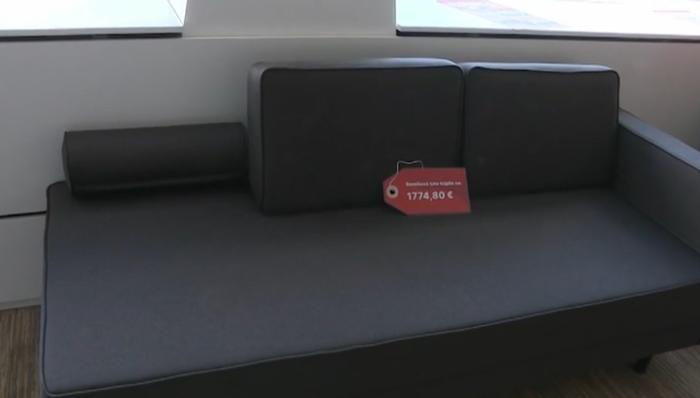 Sedačka z ministerstva investícií, regionálneho rozvoja a informatizácie 3