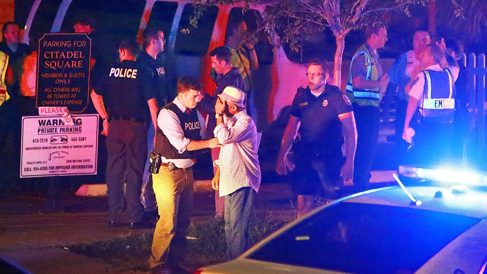 Charleston, streľba v kostole