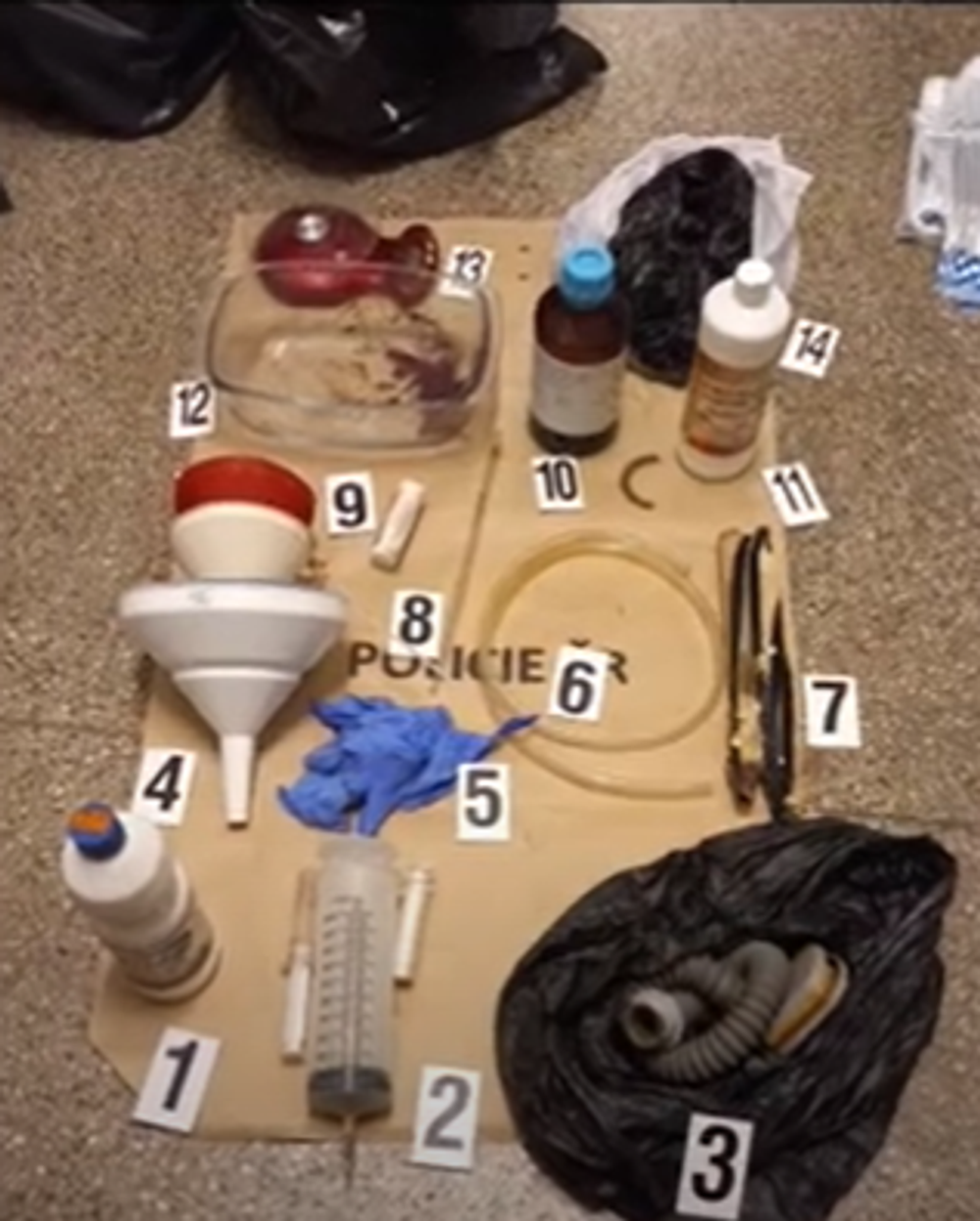 Česká polícia stíha 14 ľudí kvôli dovážaniu drog zo Slovenska (1)