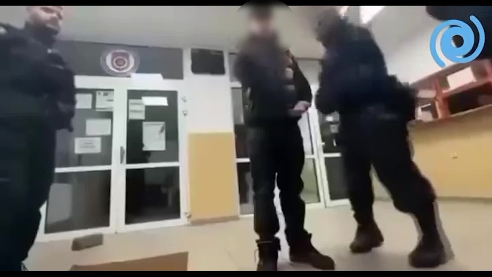 policajna stanica napadnutie