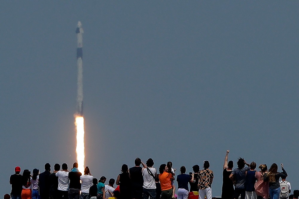 Odlet prvej komerčnej vesmírnej lode Crew Dragon