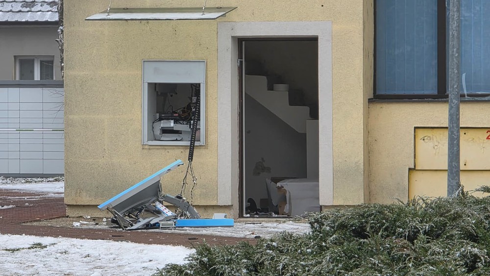 vybuch bankomatu zavod 