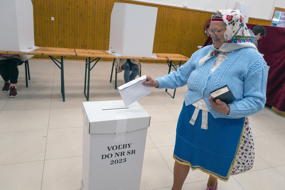 volby 2023 lendak kroje (1)