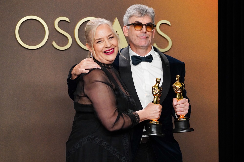 98th_Academy_Awards_-_Press_Room_91039