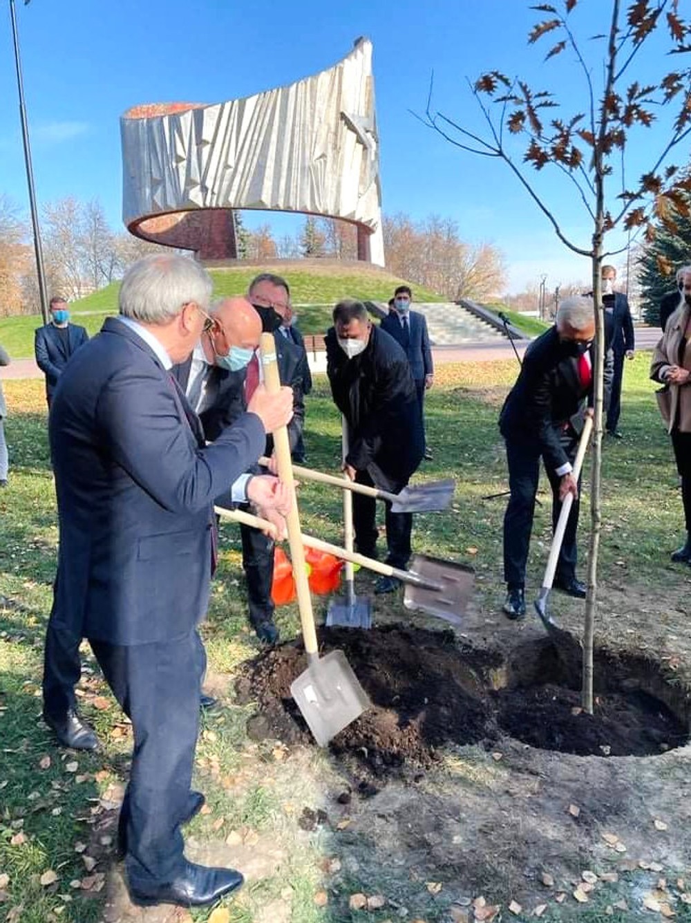 V Rusku odhalili pamätnú tabuľu Alexandrovi Dubčekovi.