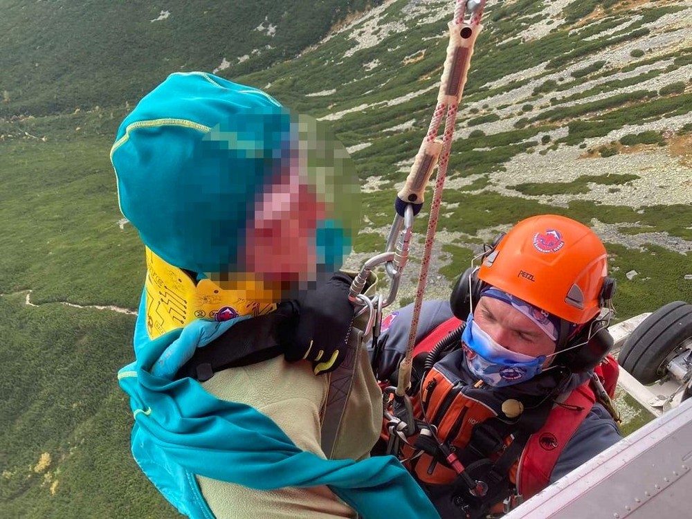 Záchranná akcia v horách: Muž padal štyridsať metrov z hrebeňa Tatier