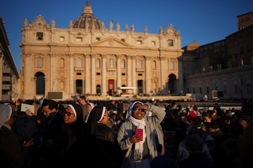 APTOPIX_Vatican_Pope317216