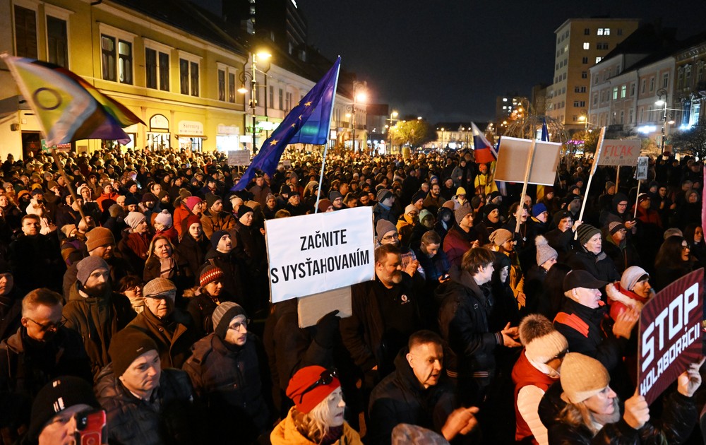 protest08_10_1_2025099890