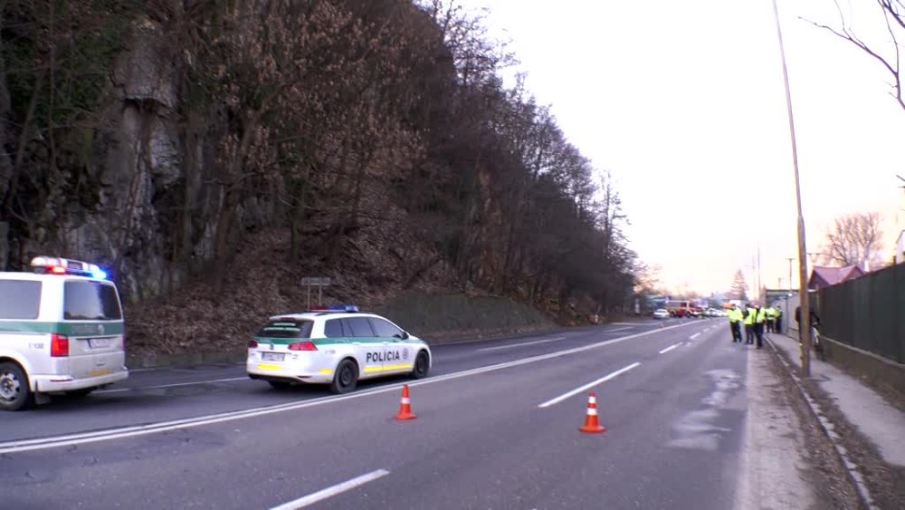 [multi] Zosuv svahu smerom na Donovaly 2983