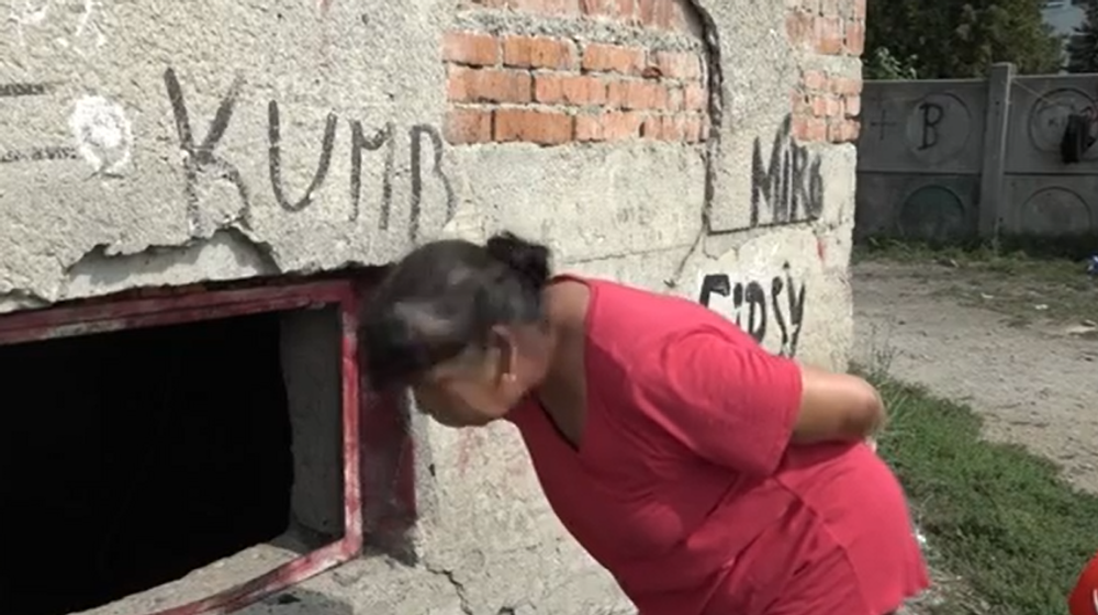 Výkaly z kanalizácie zatopili obyvateľom pivnice